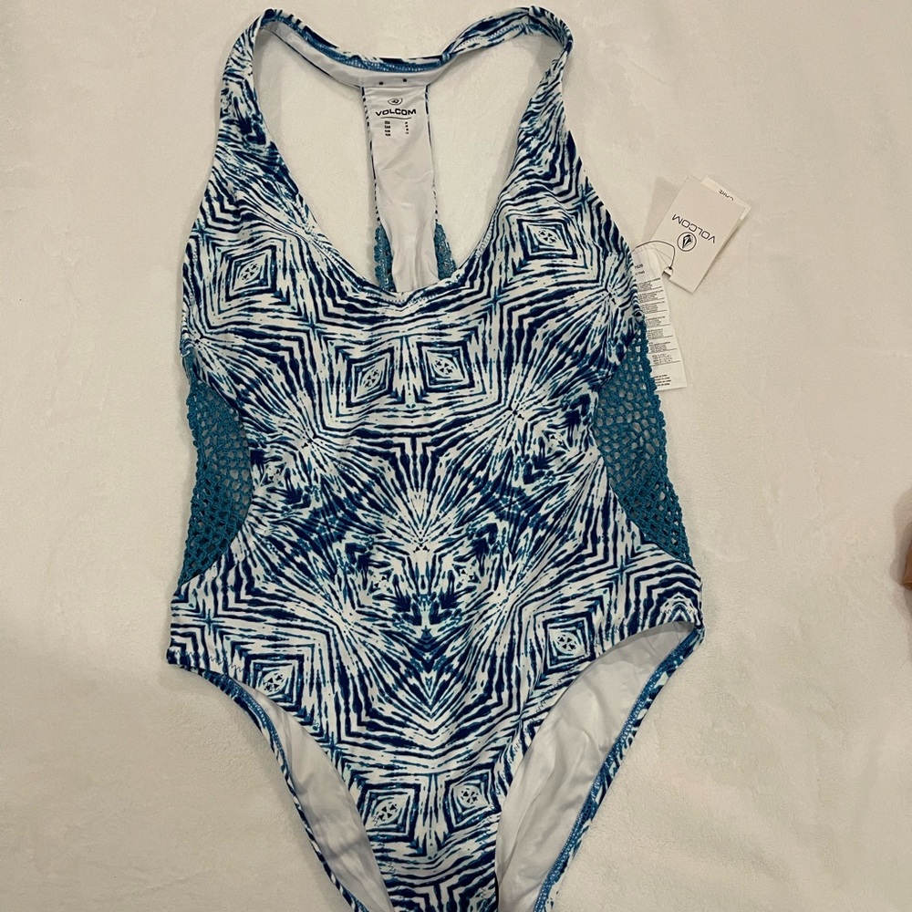 🔥🌼NWT Volcom Bathing Suit 🌼🔥